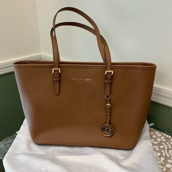 Michael Kors Handbags - Michael Kors Jet Set Tote Bag